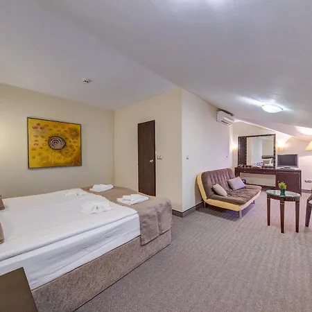 Hotel & Holidays - Free Parking Bansko