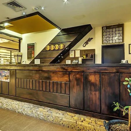 & Holidays - Free Parking Hotel 4*