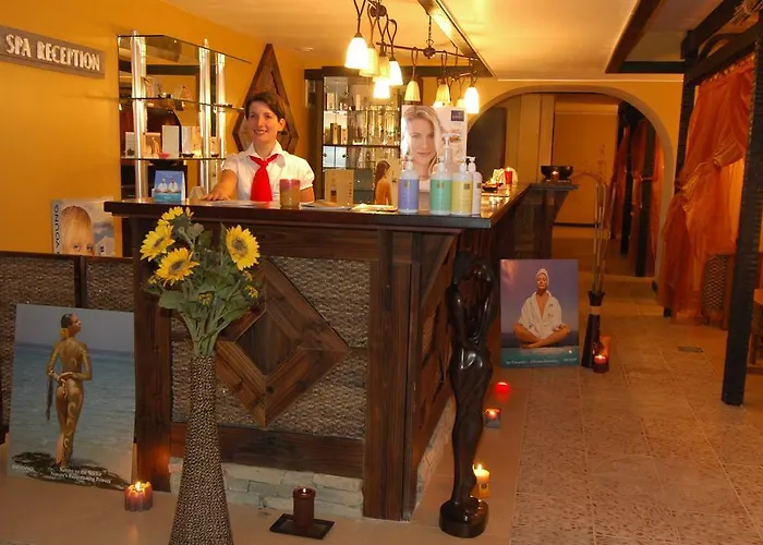 & Holidays - Free Parking Ξενοδοχείο 4*