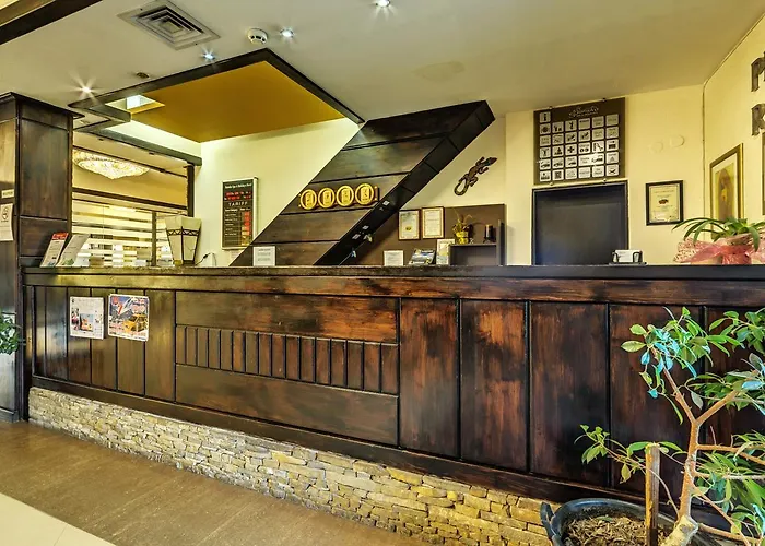 & Holidays - Free Parking Ξενοδοχείο 4*