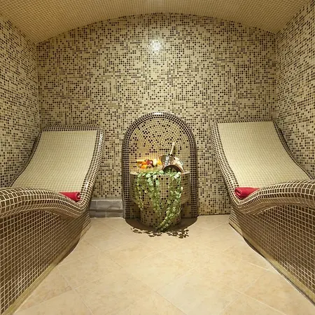 & Holidays - Free Parking Bansko