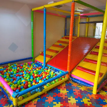 & Holidays - Free Parking Hotel 4*