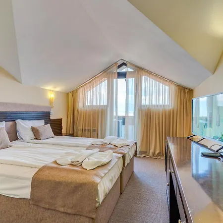 & Holidays - Free Parking Hotel 4*