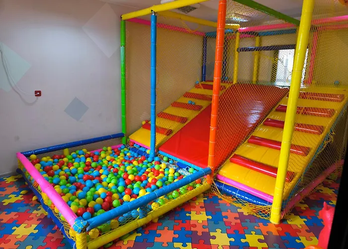 & Holidays - Free Parking Szálloda 4*