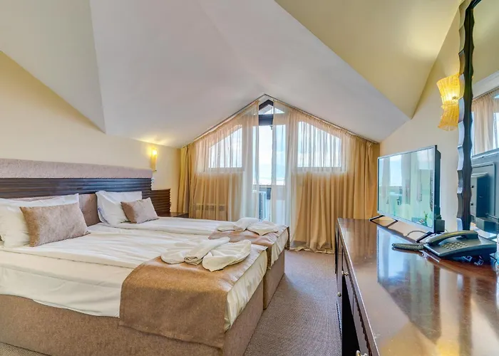 & Holidays - Free Parking Hotel 4*