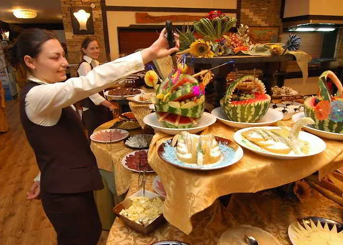 & Holidays - Free Parking Banszko